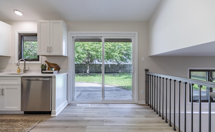 9425 Oriole Dr-18