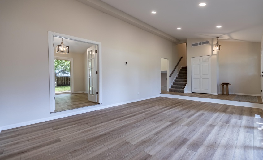 9425 Oriole Dr-14