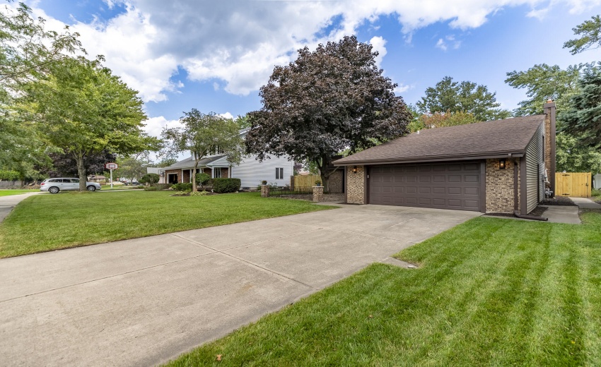 9425 Oriole Dr-2