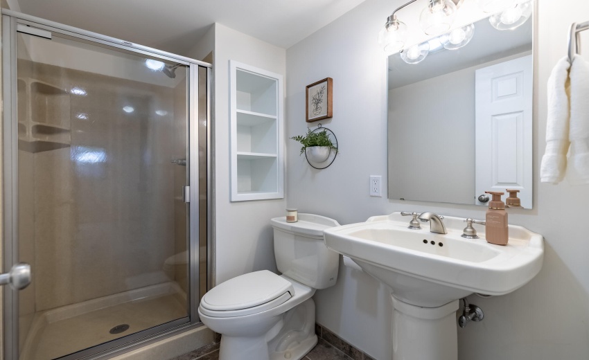 9425 Oriole Dr-35
