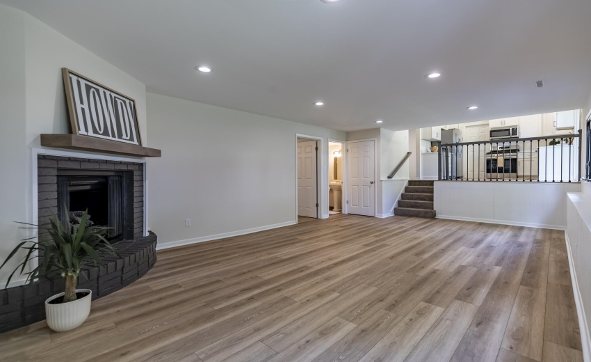 9425 Oriole Dr-31