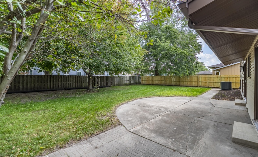 9425 Oriole Dr-11