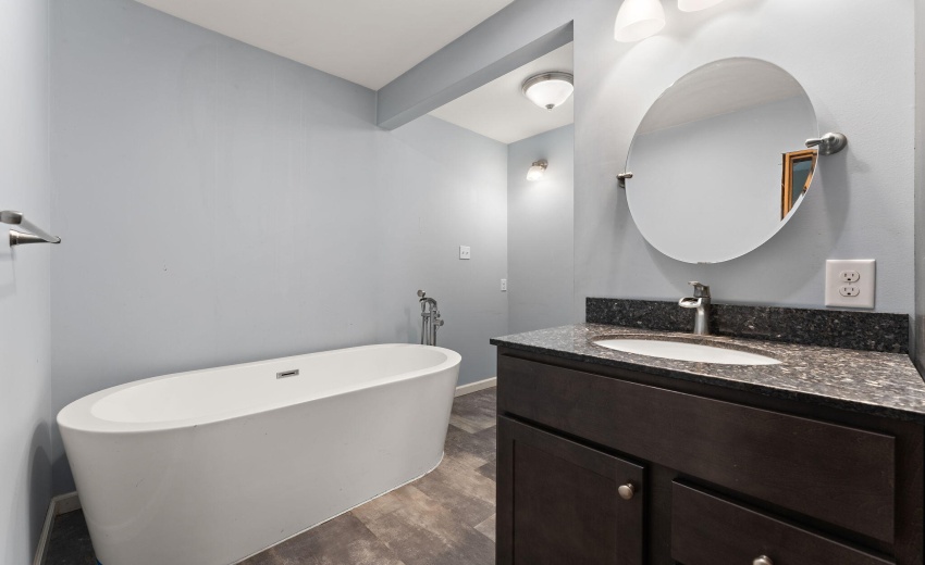 2nd bathroom