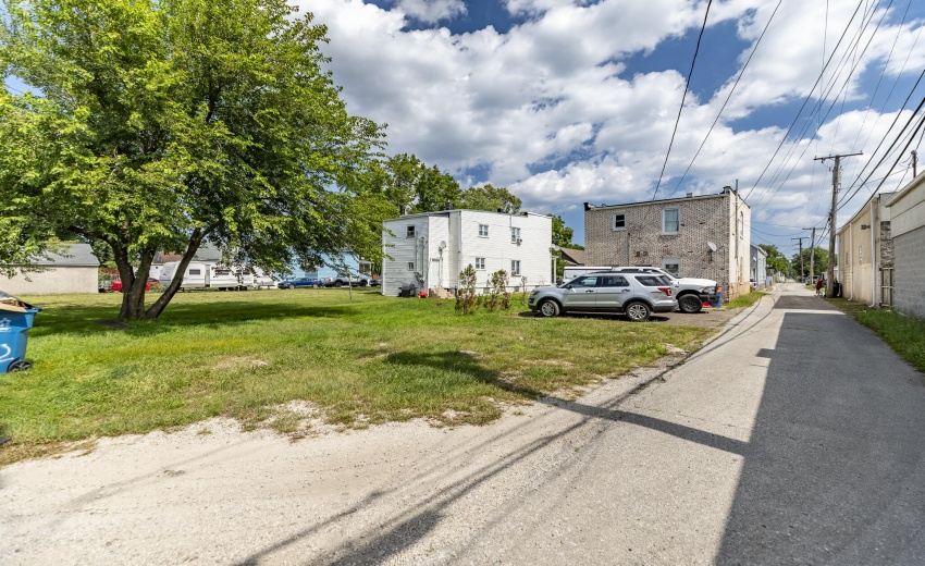 4422 Clark Ave-6
