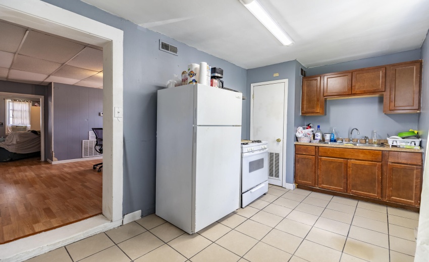 4422 Clark Ave-18