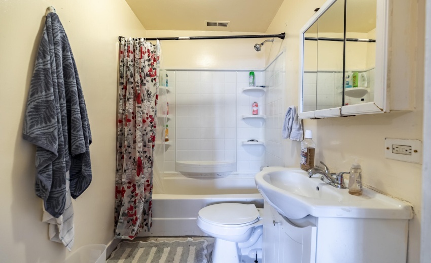 4422 Clark Ave-15