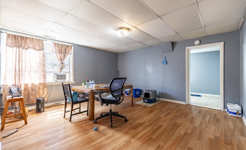 4422 Clark Ave-13