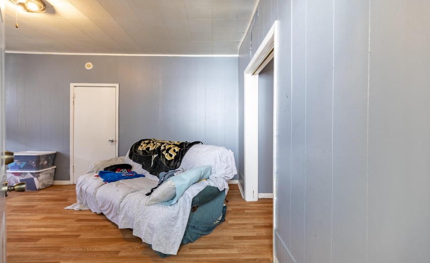 4422 Clark Ave-11