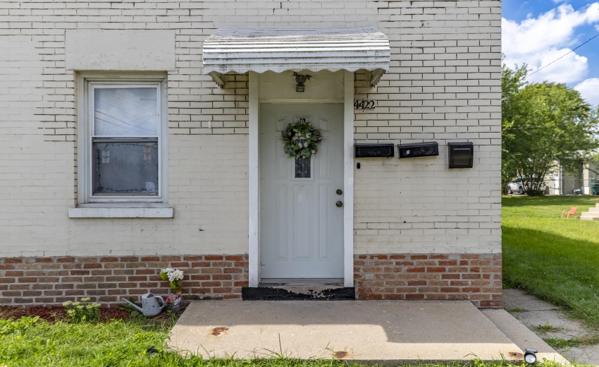 4422 Clark Ave-8