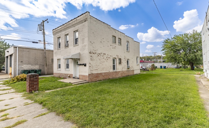 4422 Clark Ave-3