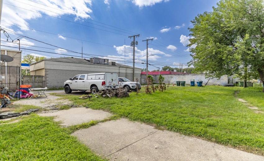 4422 Clark Ave-4