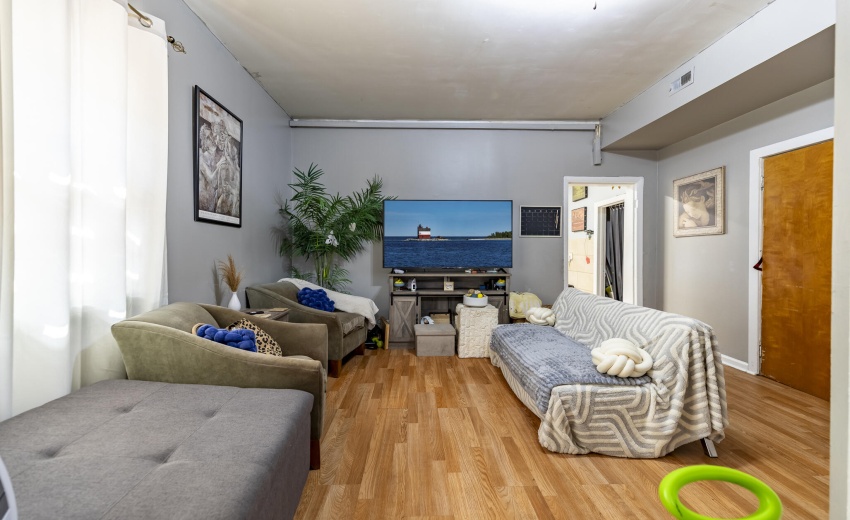 4422 Clark Ave-26