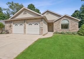 883 Hemingway Trail, Valparaiso, Indiana, 3 Bedrooms Bedrooms, 8 Rooms Rooms,3 BathroomsBathrooms,Residential,For Sale,Hemingway,NRA844701