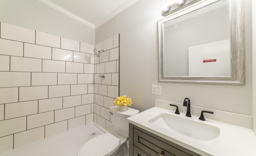 L2ndBathUS30W0027
