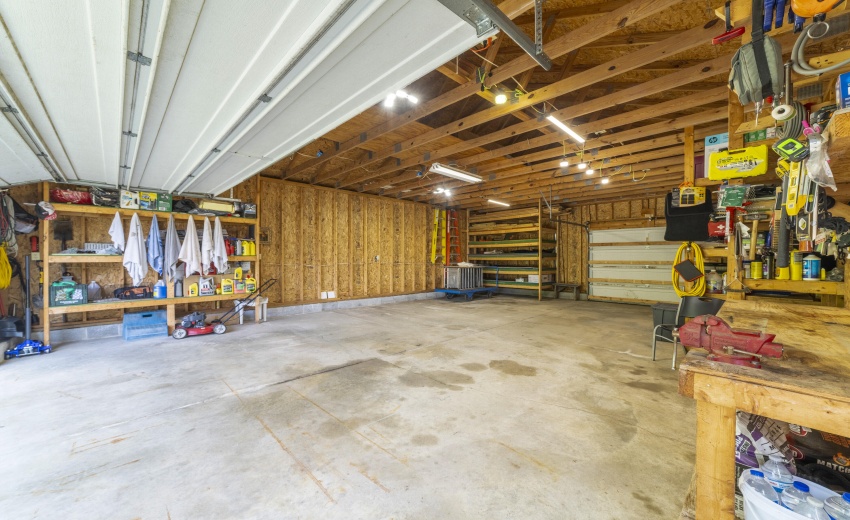 RGarageInteriorUS30W0044