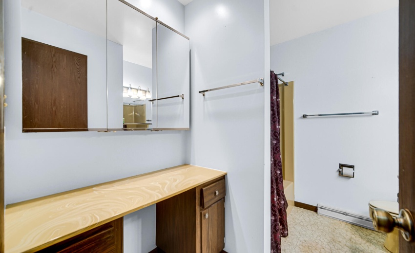Main Full Bath