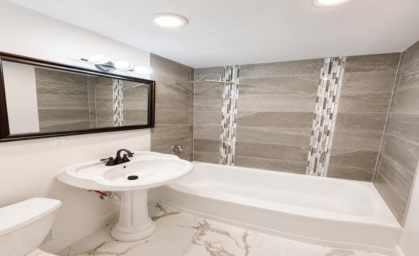 upper level common bath