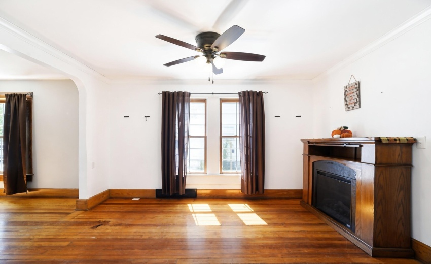 405_N_Main_St_Wanatah_IN_46390_003_MLS