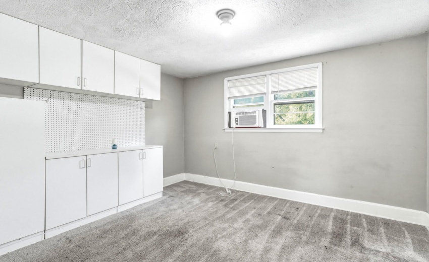 405_N_Main_St_Wanatah_IN_46390_018_MLS