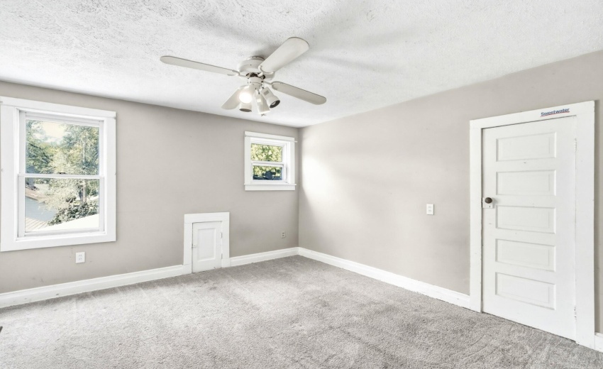 405_N_Main_St_Wanatah_IN_46390_017_MLS