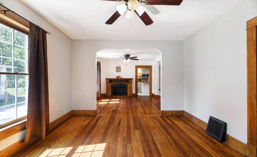 405_N_Main_St_Wanatah_IN_46390_006_MLS