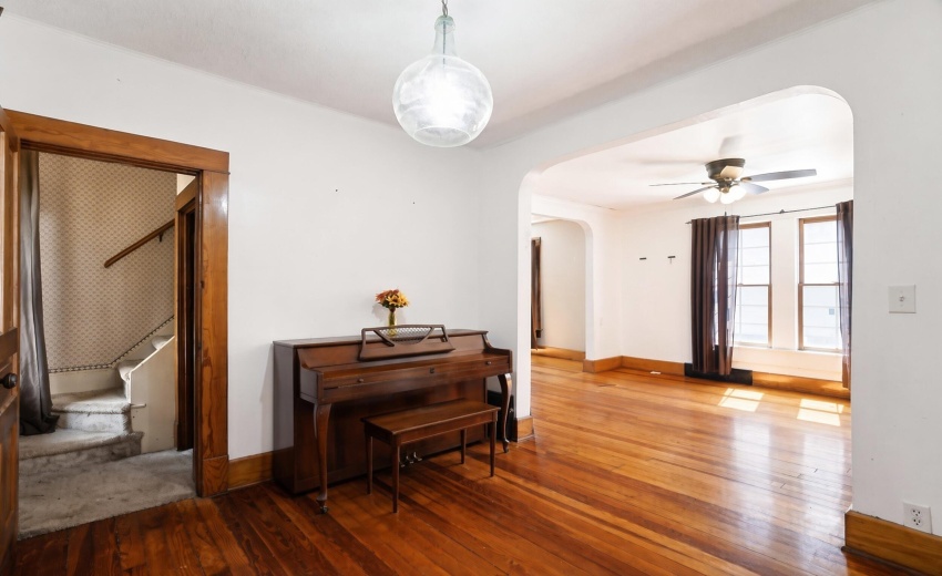 405_N_Main_St_Wanatah_IN_46390_009_MLS