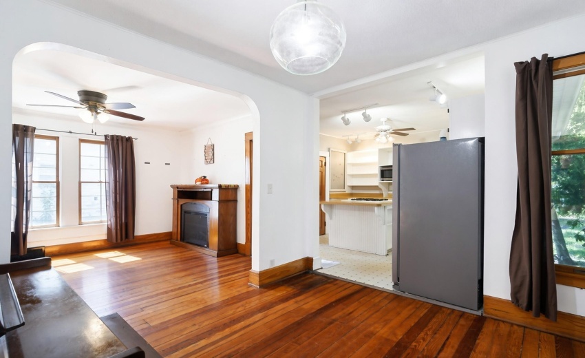 405_N_Main_St_Wanatah_IN_46390_014_MLS