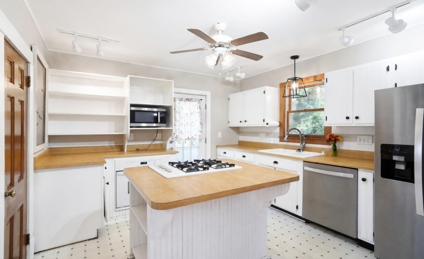 405_N_Main_St_Wanatah_IN_46390_013_MLS
