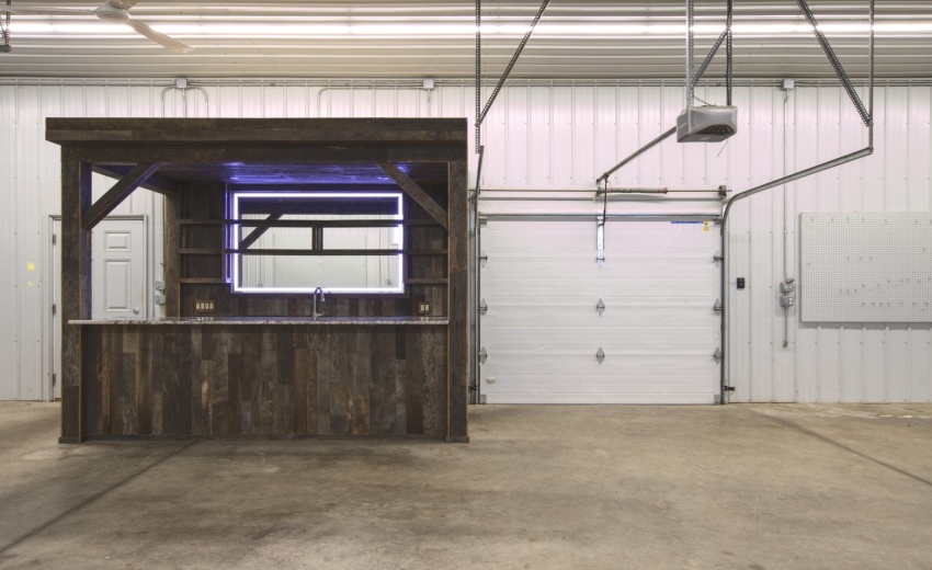 76-GarageBar