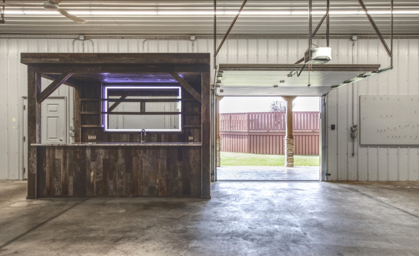 75-GarageBarOpen