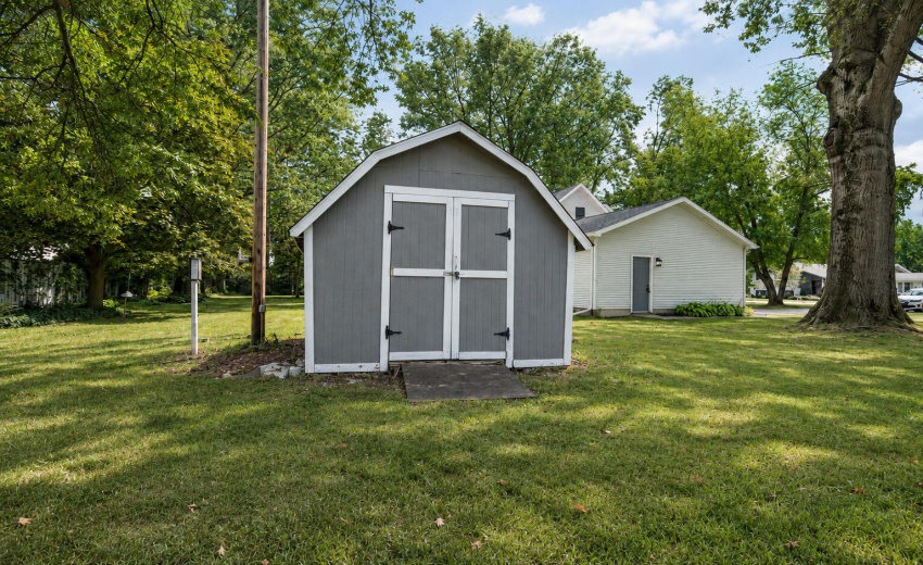 2332 Dakota St 32