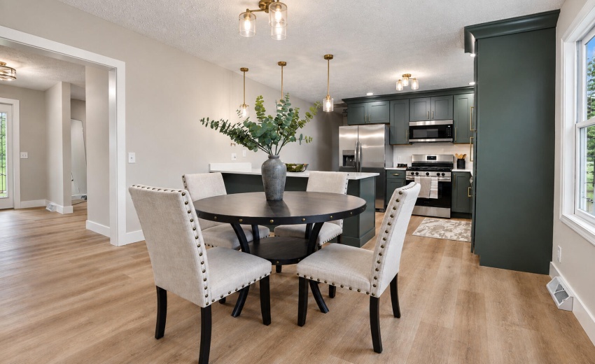 2332 Dakota St 23