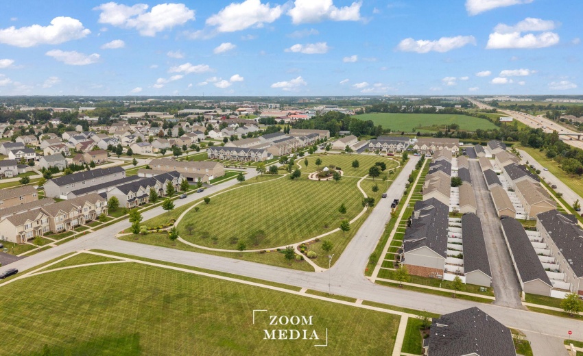 37-web-or-mls-Hamilton Square Crown Poin