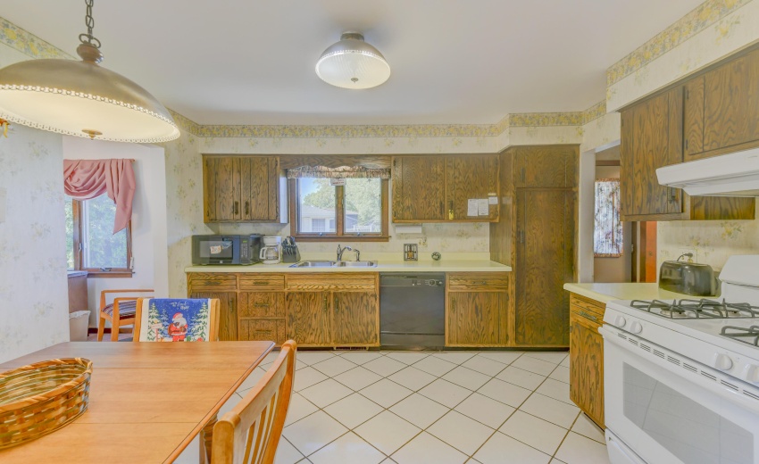 9500 Lilac Drive-15