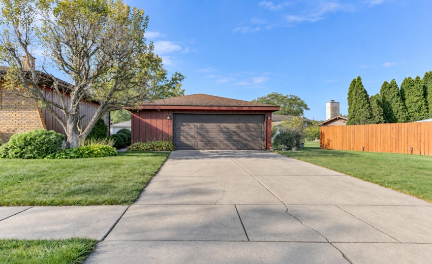 9500 Lilac Drive-2
