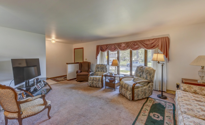 9500 Lilac Drive-10