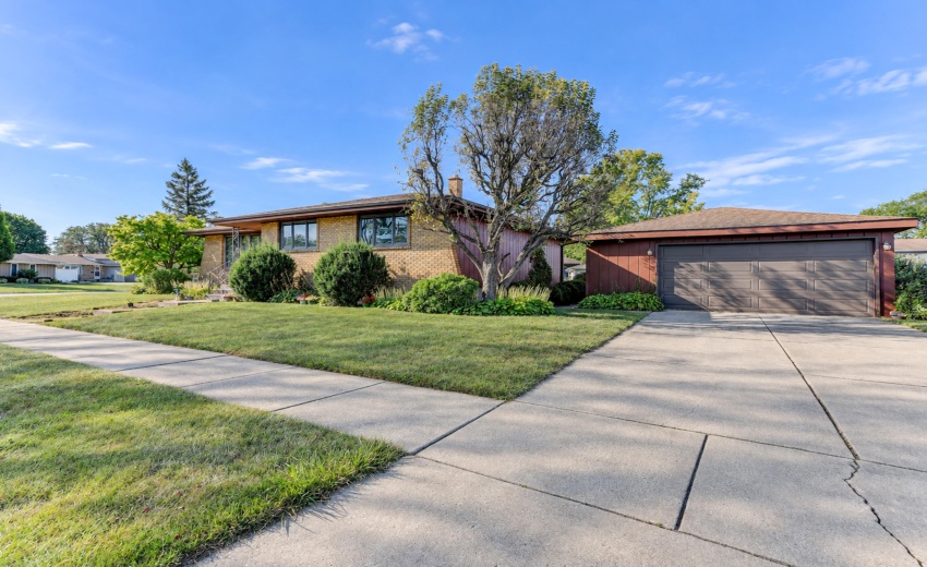 9500 Lilac Drive-3