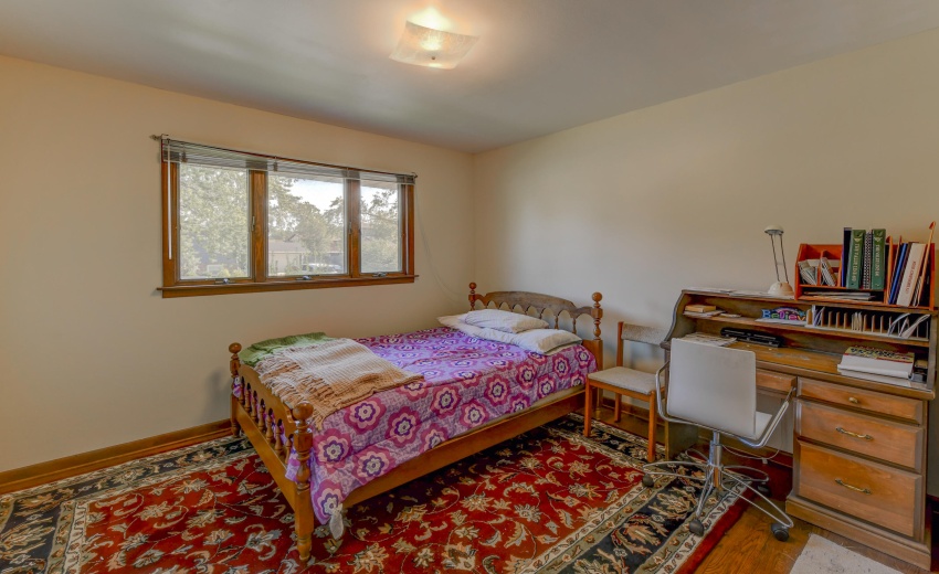 9500 Lilac Drive-22