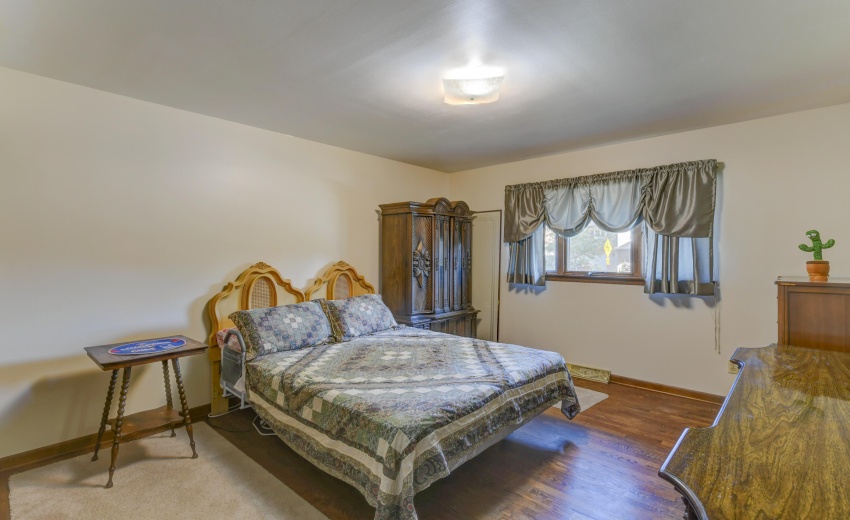 9500 Lilac Drive-21